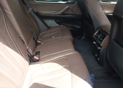 2015 BMW X5 xDrive35I z USA, uszkodzony, nr VIN 5UXKR0C54F0K64528